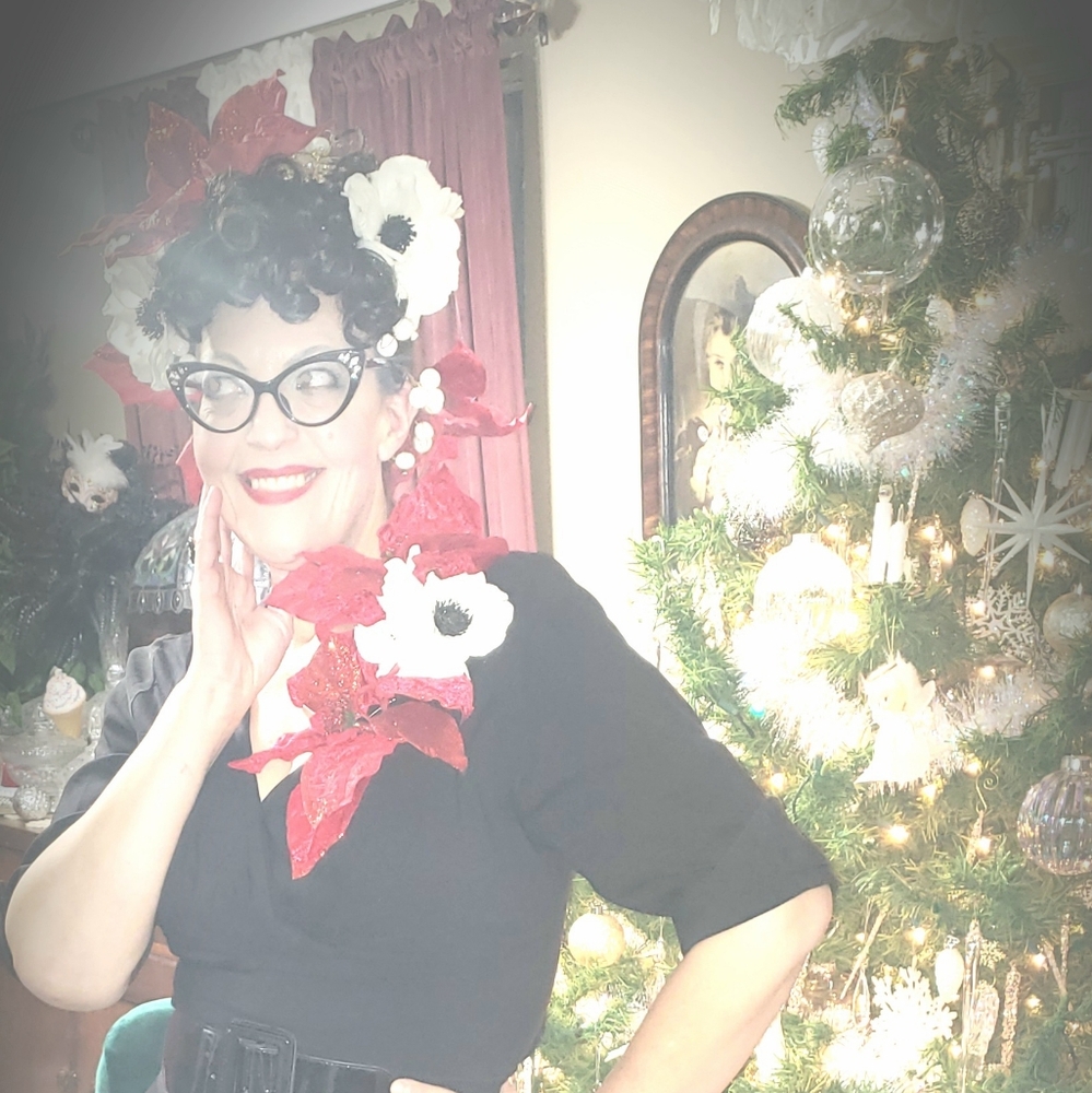 Meet your Posher, MRS. G. VINTAGE FASHION LOVER